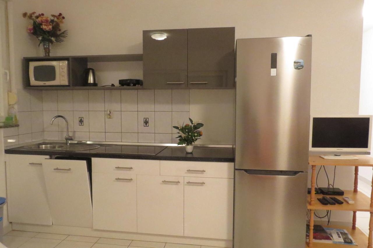 Modra Kuca Apartment Мандре Екстериор снимка