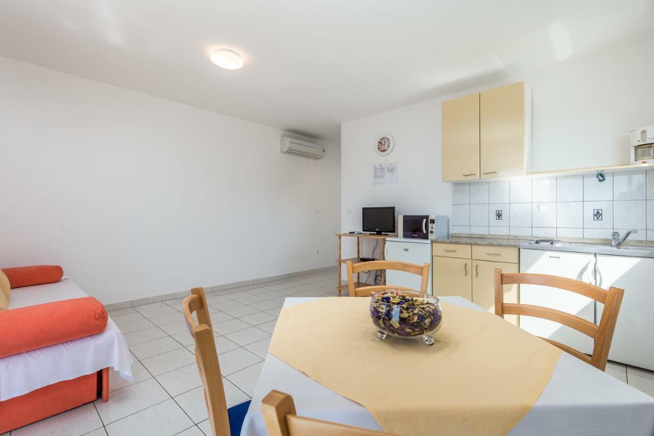 Modra Kuca Apartment Мандре Екстериор снимка